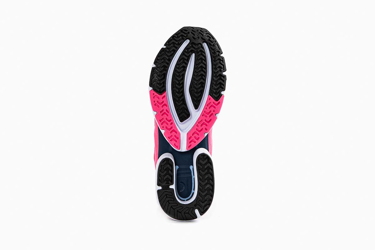 True Motion women's Solo running shoes pink